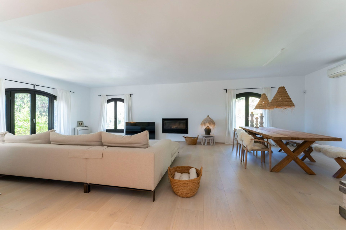 5 Bed Townhouse for sale in Alhaurín El Grande Costa Del Sol, Málaga, Spain