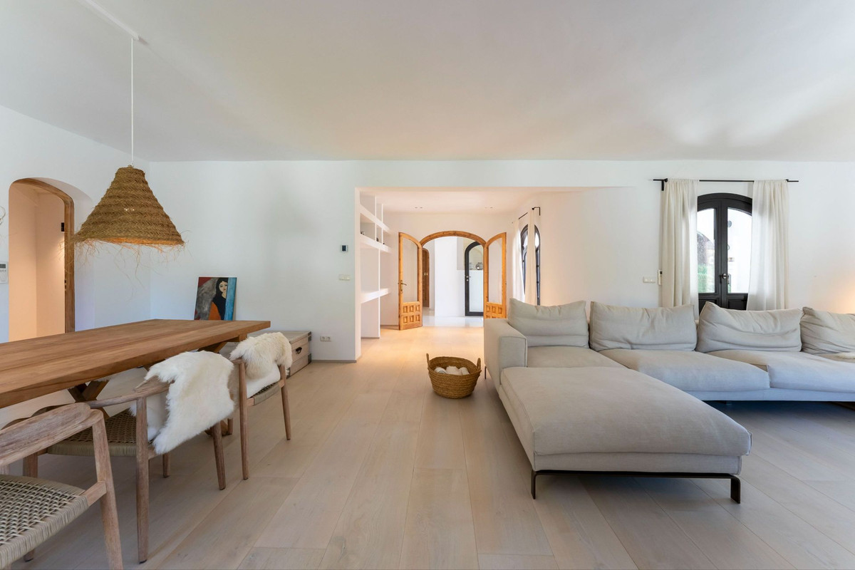 5 Bed Townhouse for sale in Alhaurín El Grande Costa Del Sol, Málaga, Spain
