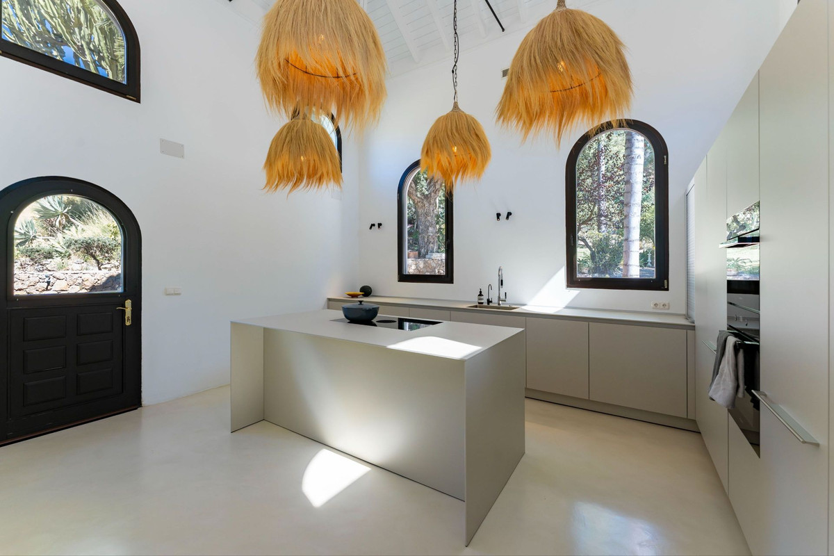 5 Bed Townhouse for sale in Alhaurín El Grande Costa Del Sol, Málaga, Spain