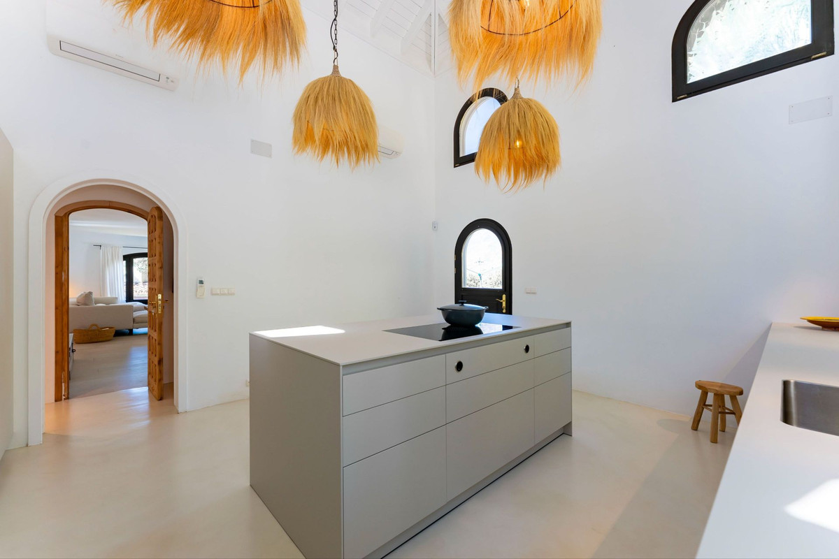 5 Bed Townhouse for sale in Alhaurín El Grande Costa Del Sol, Málaga, Spain