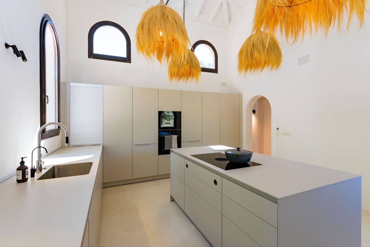 5 Bed Townhouse for sale in Alhaurín El Grande Costa Del Sol, Málaga, Spain