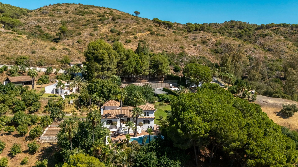 5 Bed Townhouse for sale in Alhaurín El Grande Costa Del Sol, Málaga, Spain