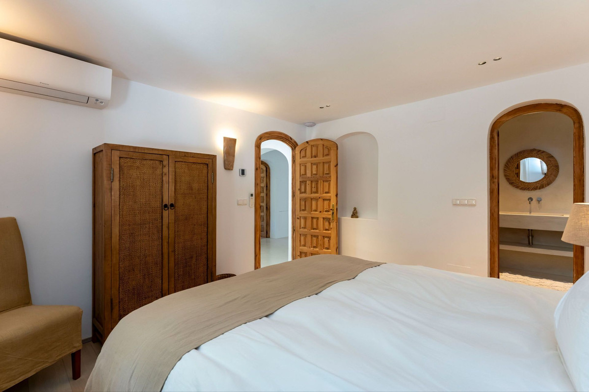 5 Bed Townhouse for sale in Alhaurín El Grande Costa Del Sol, Málaga, Spain