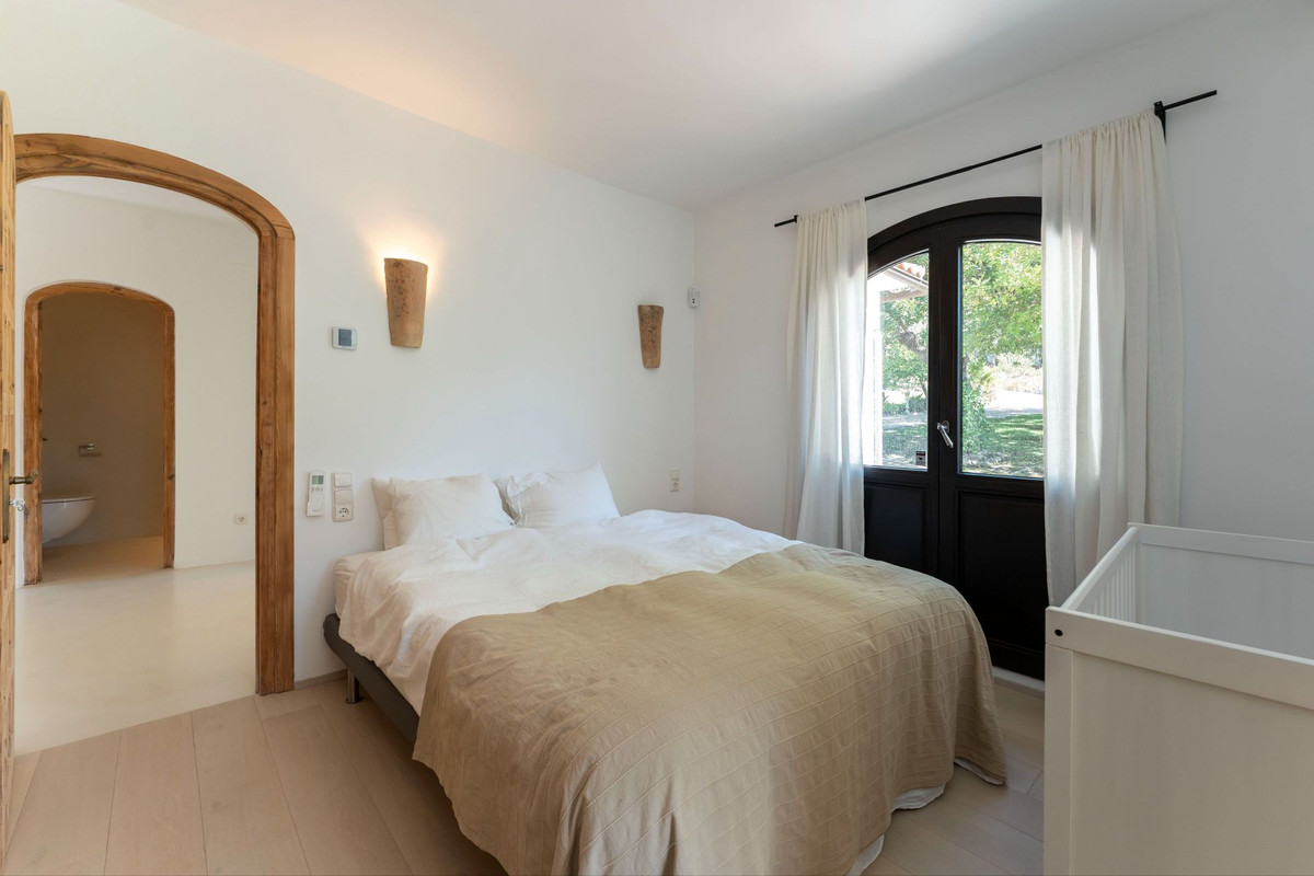 5 Bed Townhouse for sale in Alhaurín El Grande Costa Del Sol, Málaga, Spain