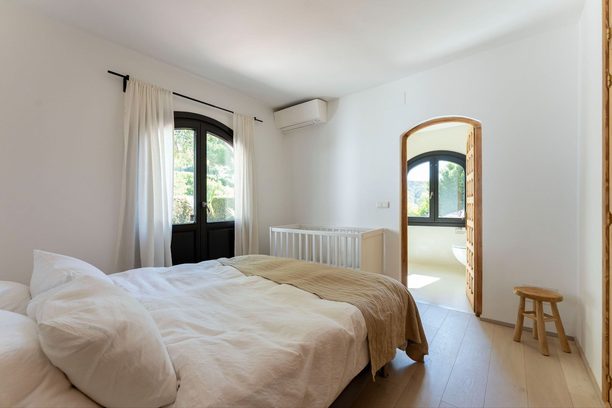 5 Bed Townhouse for sale in Alhaurín El Grande Costa Del Sol, Málaga, Spain