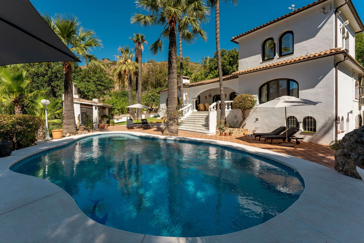 5 Bed Townhouse for sale in Alhaurín El Grande Costa Del Sol, Málaga, Spain