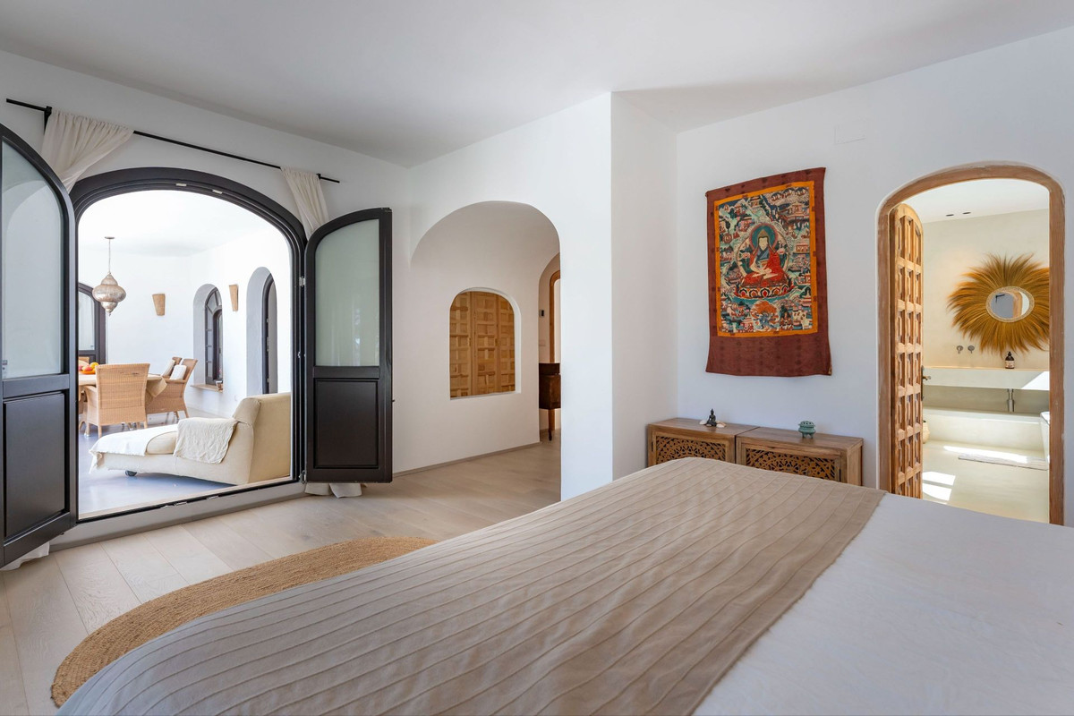 5 Bed Townhouse for sale in Alhaurín El Grande Costa Del Sol, Málaga, Spain