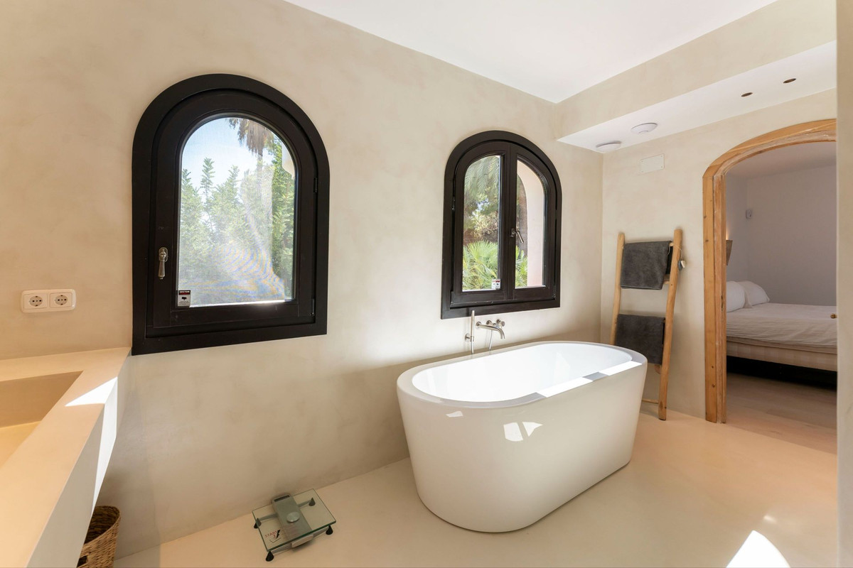 5 Bed Townhouse for sale in Alhaurín El Grande Costa Del Sol, Málaga, Spain