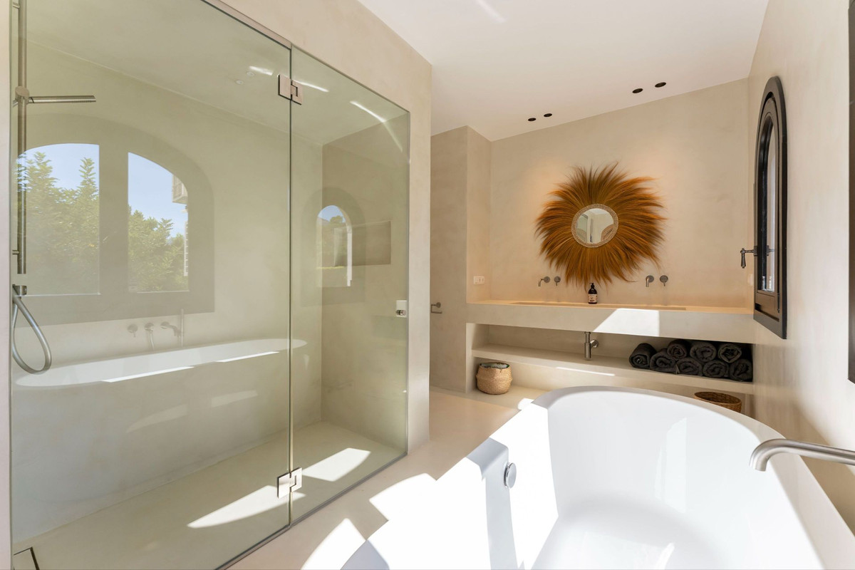 5 Bed Townhouse for sale in Alhaurín El Grande Costa Del Sol, Málaga, Spain