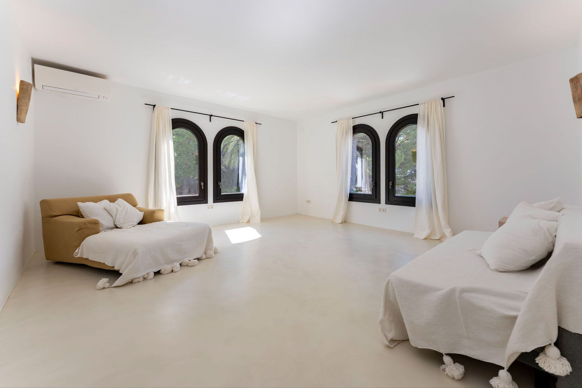 5 Bed Townhouse for sale in Alhaurín El Grande Costa Del Sol, Málaga, Spain