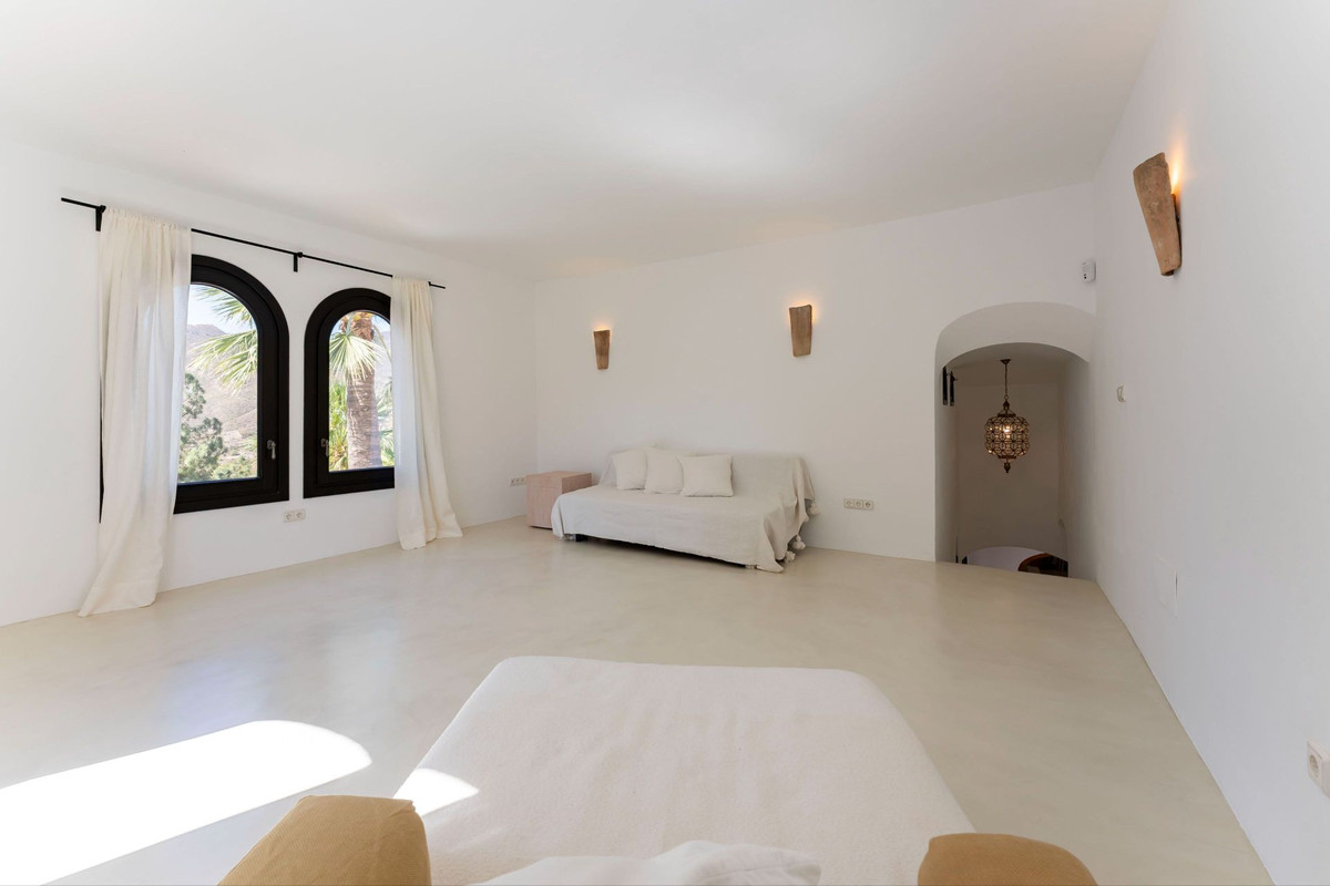 5 Bed Townhouse for sale in Alhaurín El Grande Costa Del Sol, Málaga, Spain