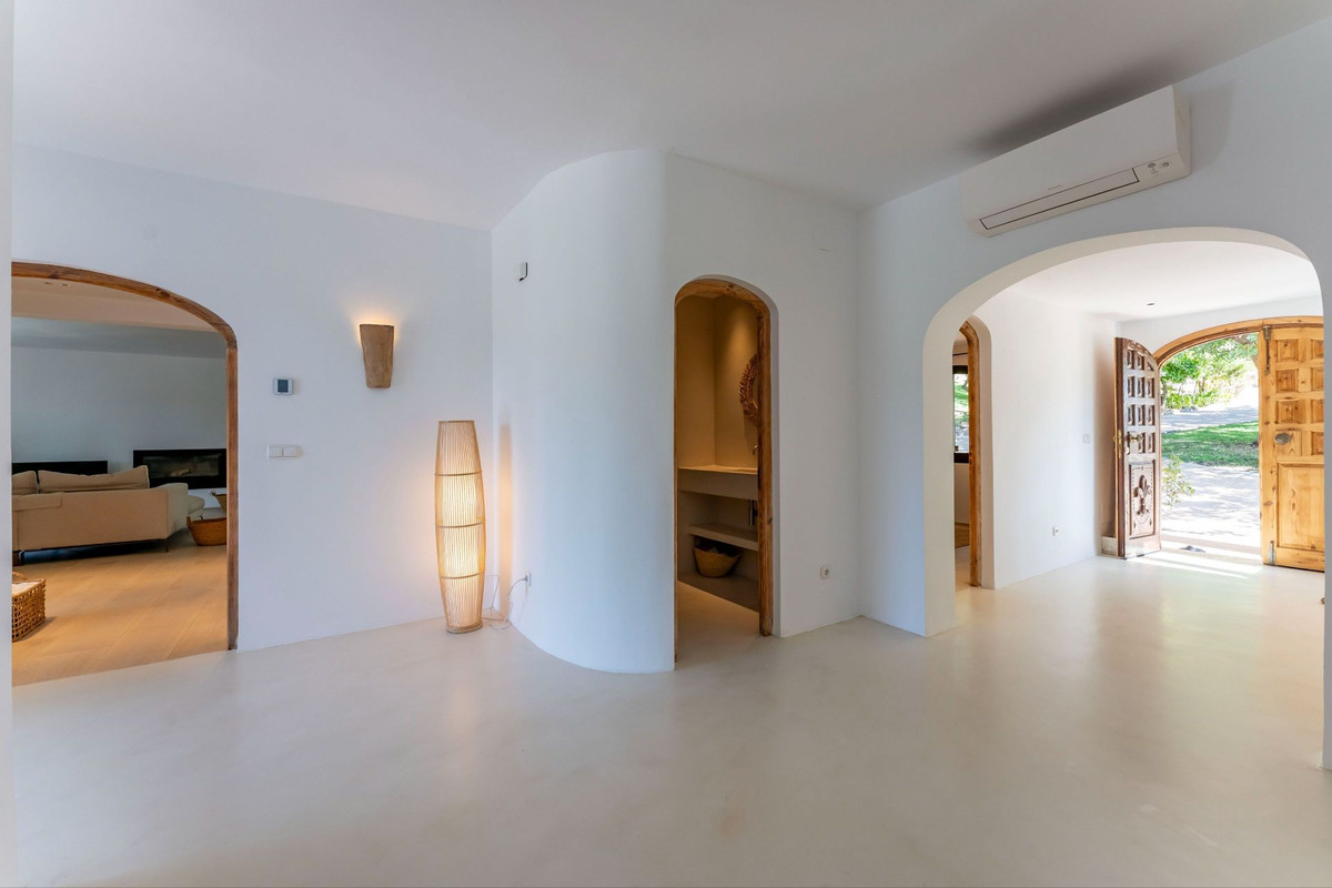 5 Bed Townhouse for sale in Alhaurín El Grande Costa Del Sol, Málaga, Spain