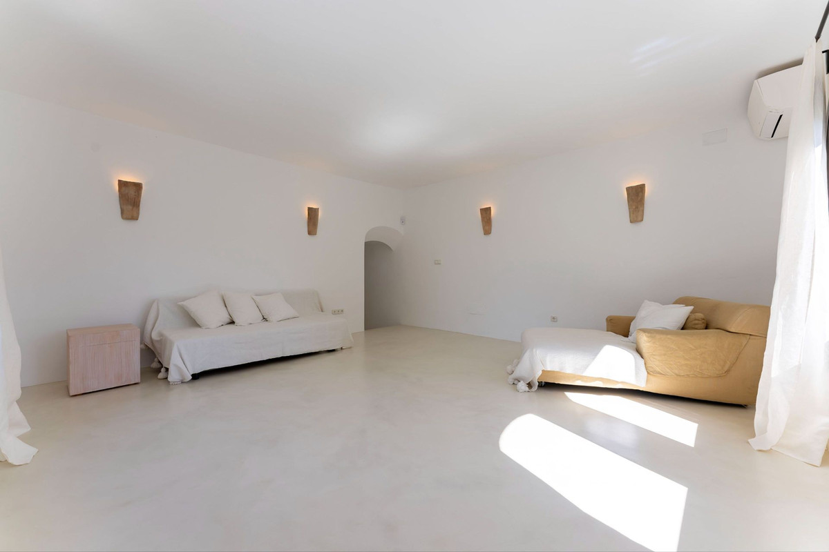 5 Bed Townhouse for sale in Alhaurín El Grande Costa Del Sol, Málaga, Spain