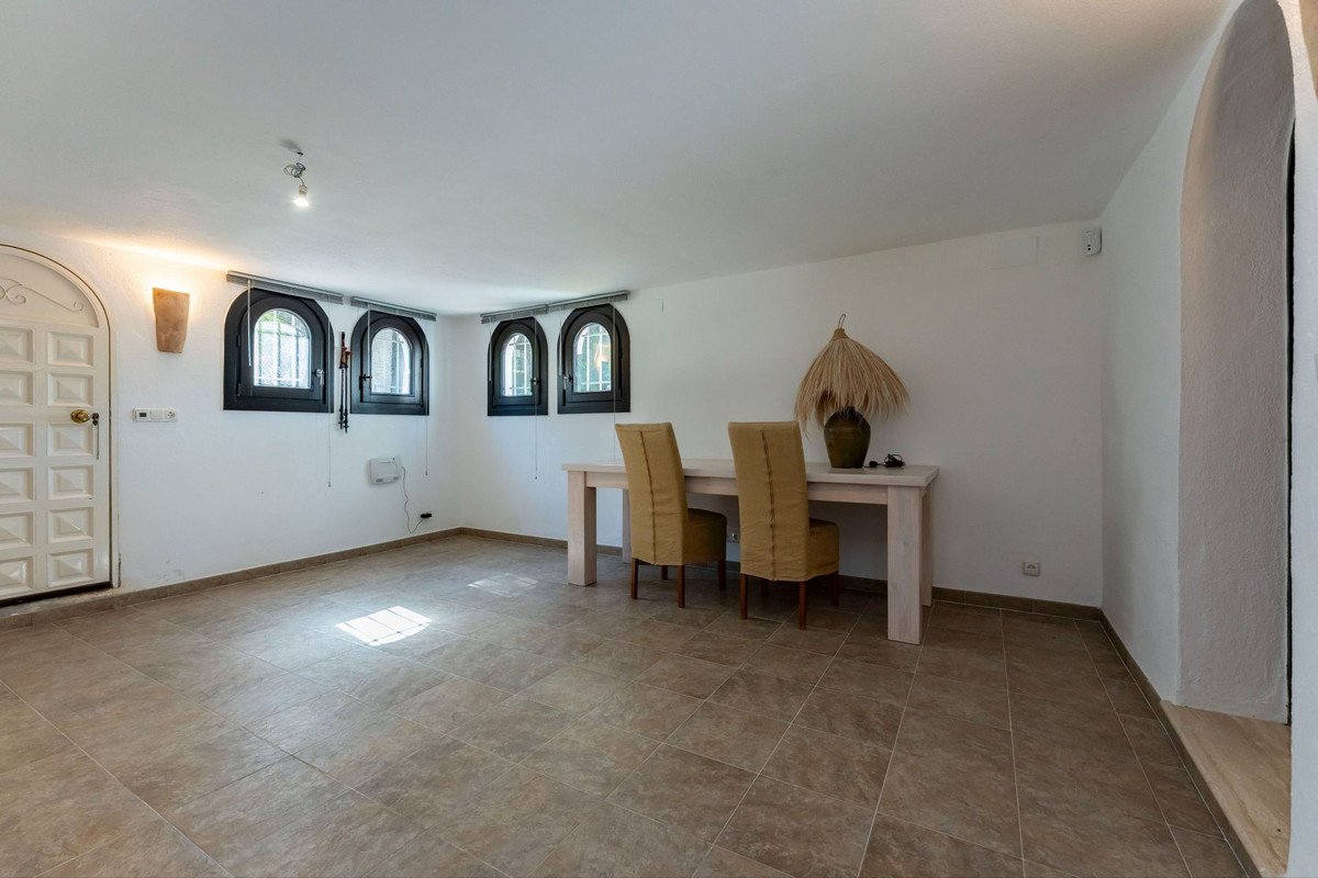 5 Bed Townhouse for sale in Alhaurín El Grande Costa Del Sol, Málaga, Spain