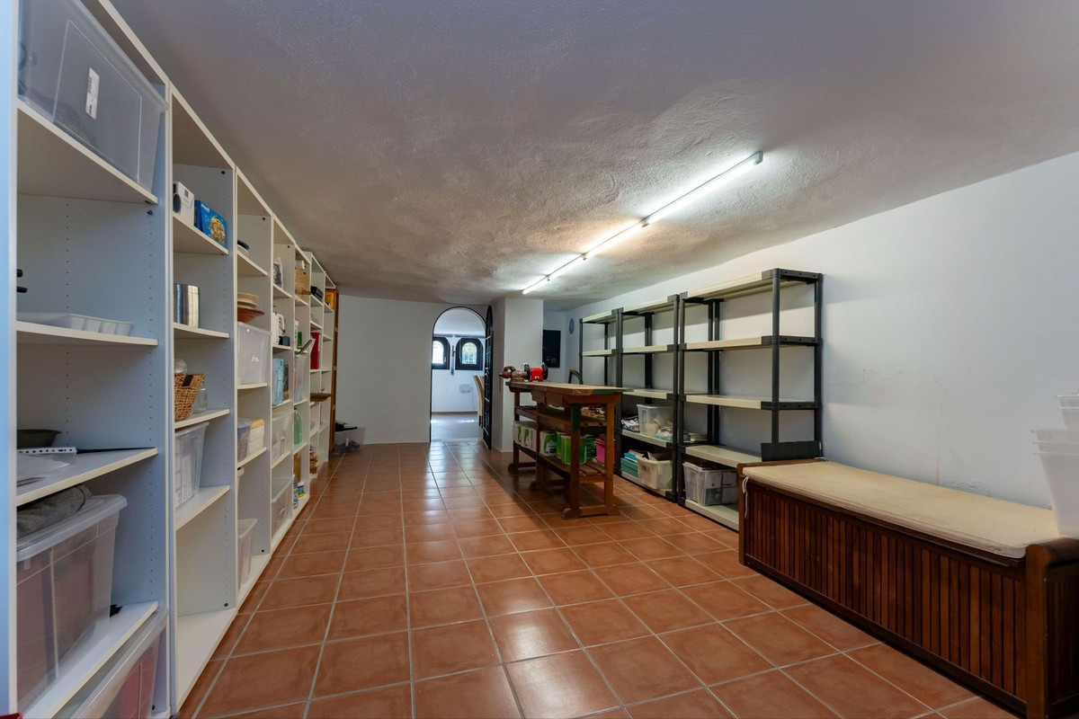 5 Bed Townhouse for sale in Alhaurín El Grande Costa Del Sol, Málaga, Spain