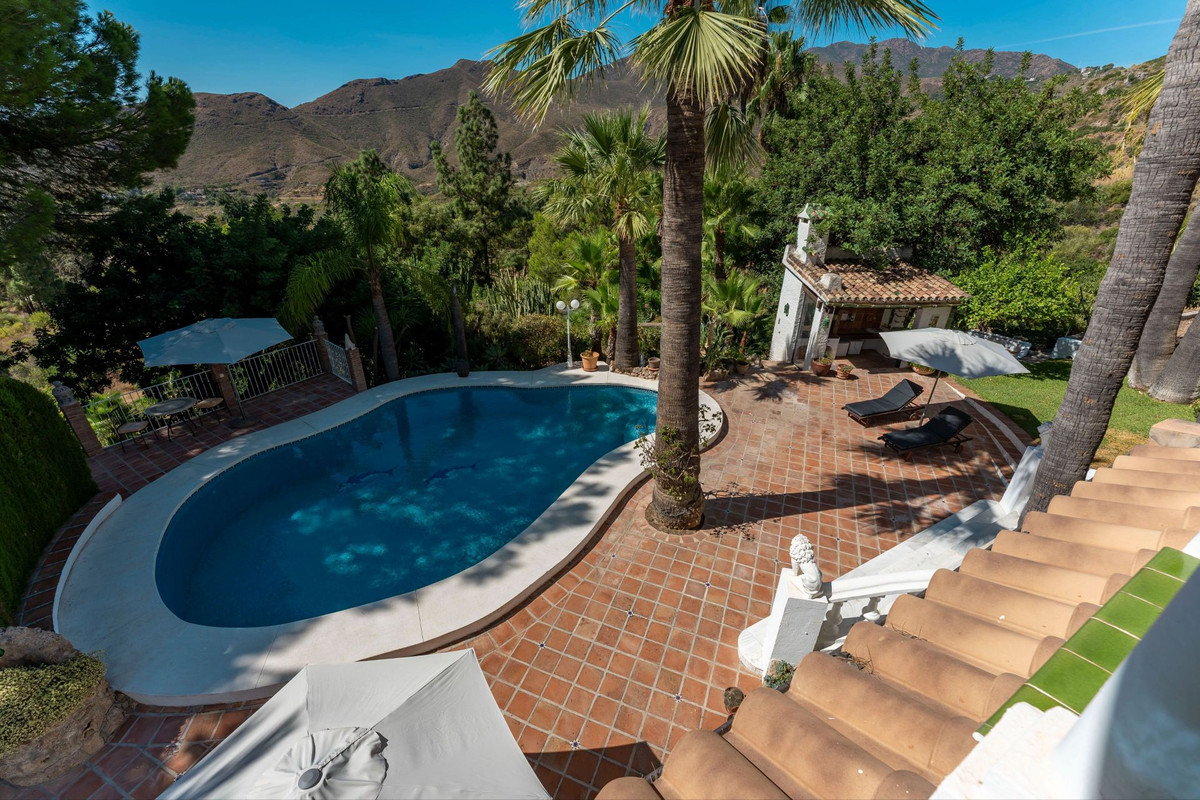 5 Bed Townhouse for sale in Alhaurín El Grande Costa Del Sol, Málaga, Spain