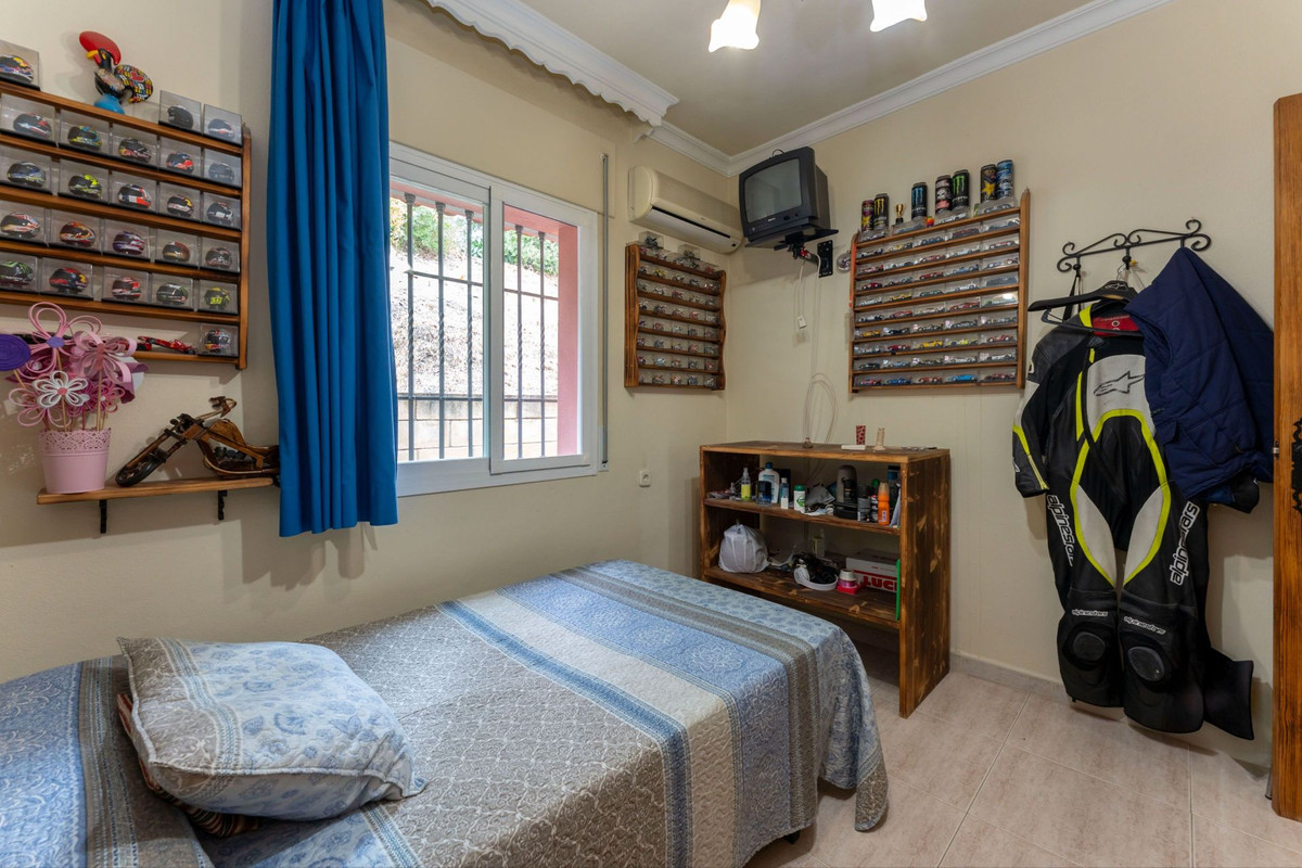 3 Bed Townhouse for sale in Coín Costa Del Sol, Málaga, Spain