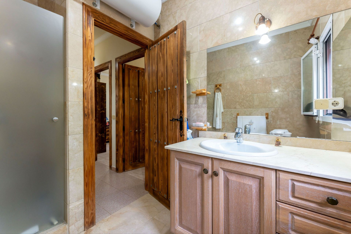 3 Bed Townhouse for sale in Coín Costa Del Sol, Málaga, Spain