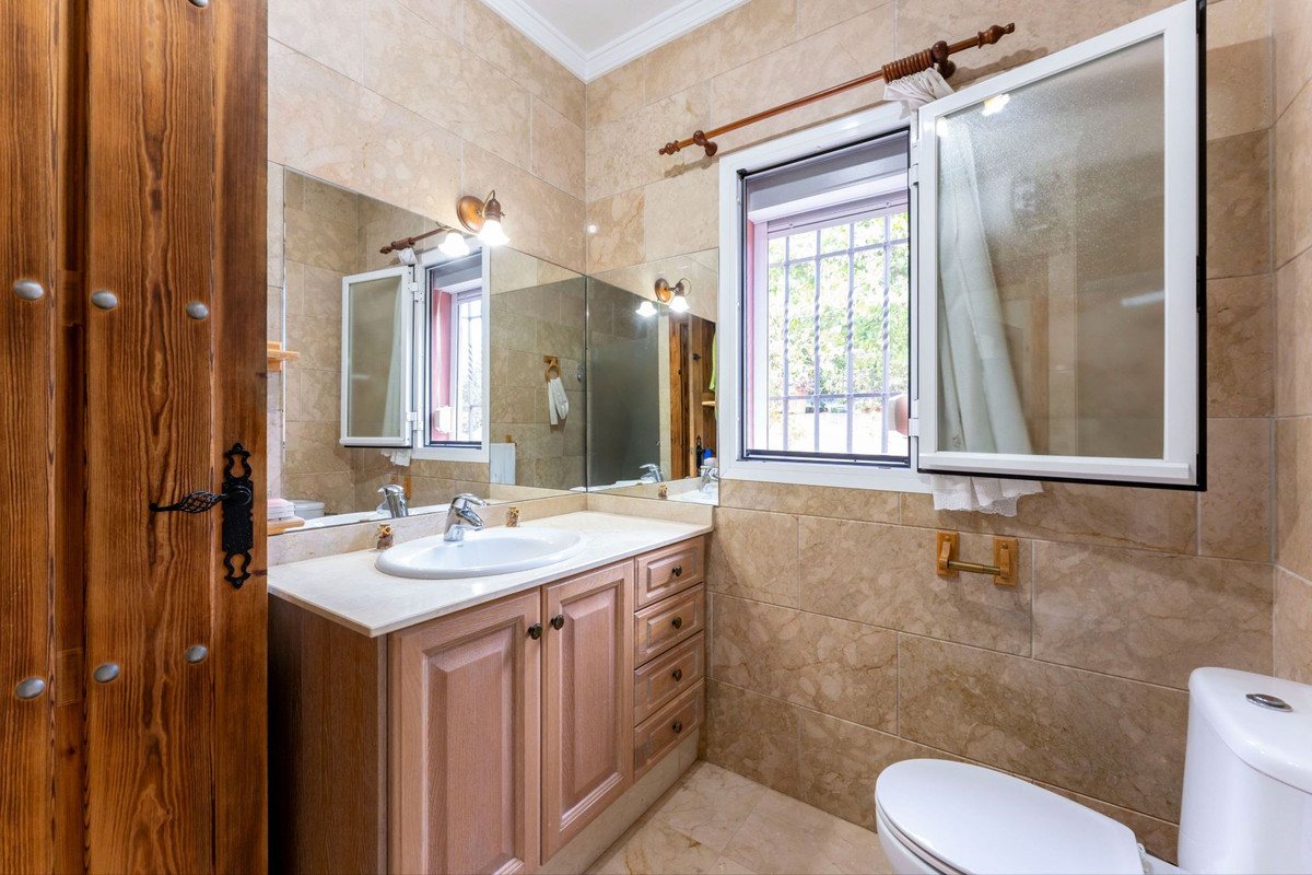 3 Bed Townhouse for sale in Coín Costa Del Sol, Málaga, Spain