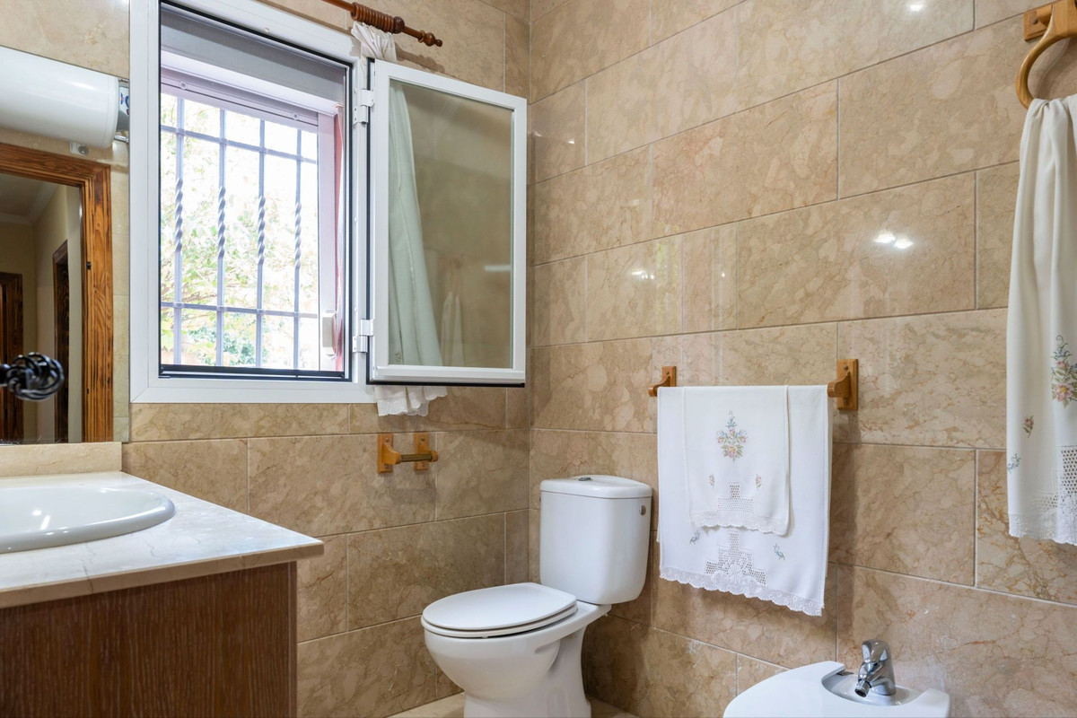 3 Bed Townhouse for sale in Coín Costa Del Sol, Málaga, Spain