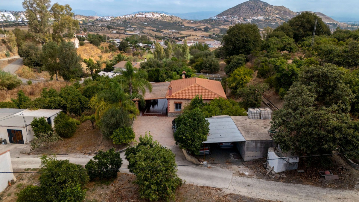 3 Bed Townhouse for sale in Coín Costa Del Sol, Málaga, Spain