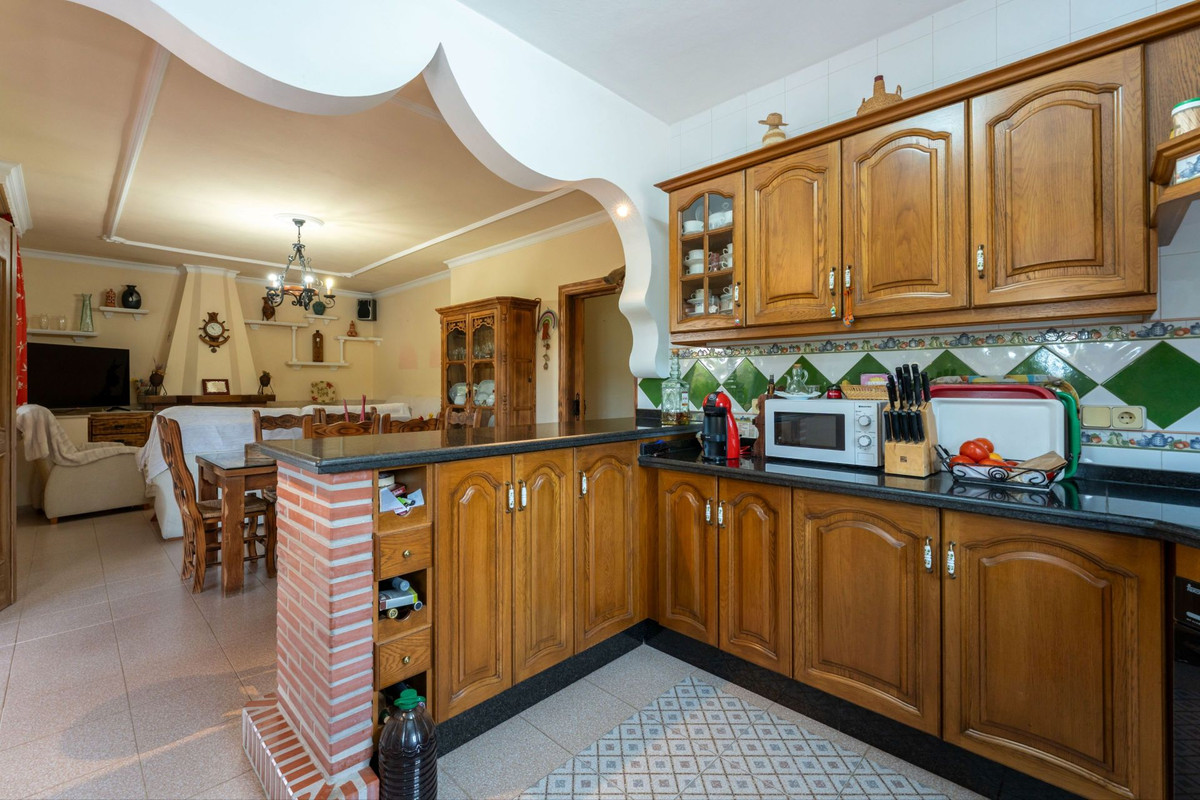 3 Bed Townhouse for sale in Coín Costa Del Sol, Málaga, Spain