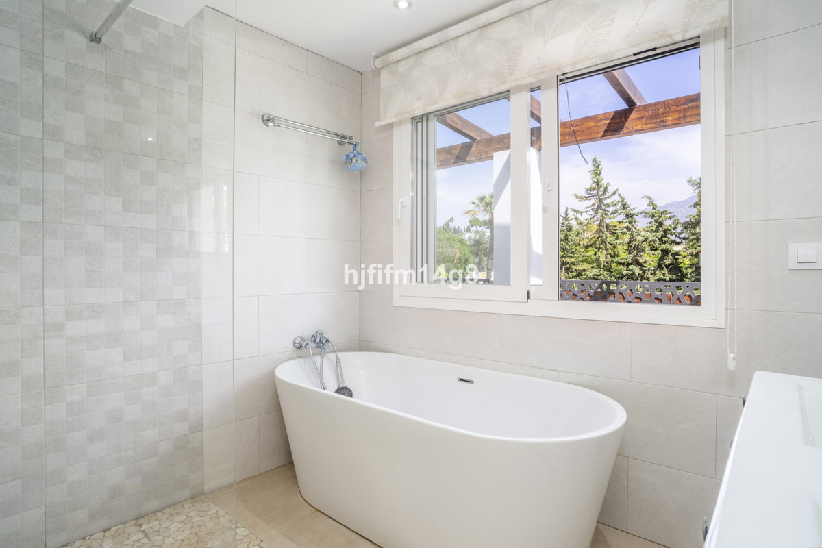 3 Bed Townhouse for sale in La Campana Costa Del Sol, Málaga, Spain