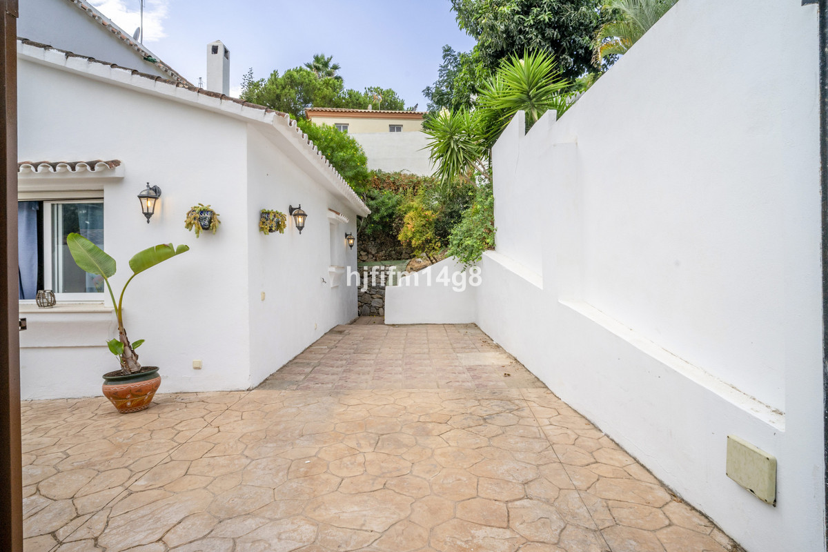 3 Bed Townhouse for sale in La Campana Costa Del Sol, Málaga, Spain