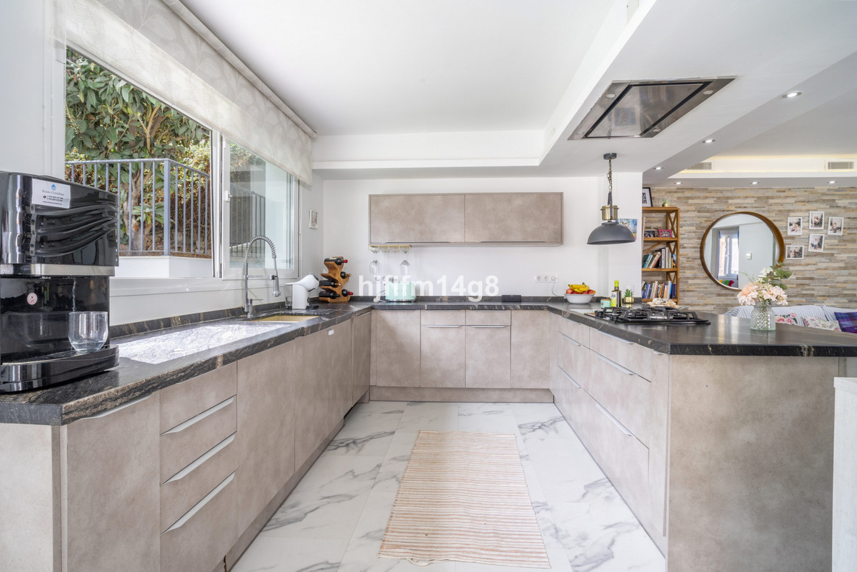 3 Bed Townhouse for sale in La Campana Costa Del Sol, Málaga, Spain