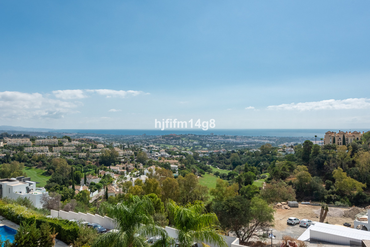 3 Bed Apartment for sale in Benahavís Costa Del Sol, Málaga, Spain