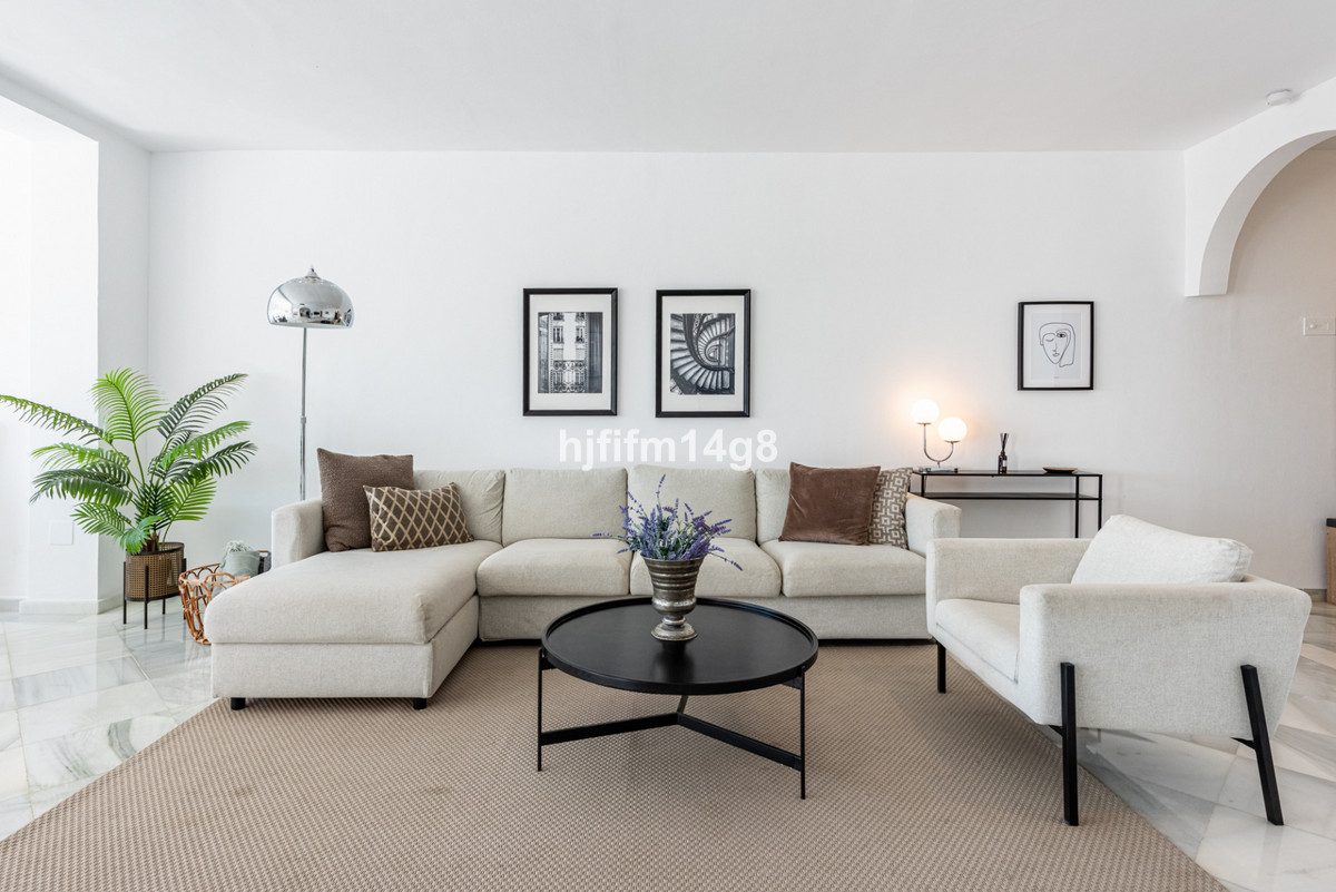 3 Bed Apartment for sale in Benahavís Costa Del Sol, Málaga, Spain