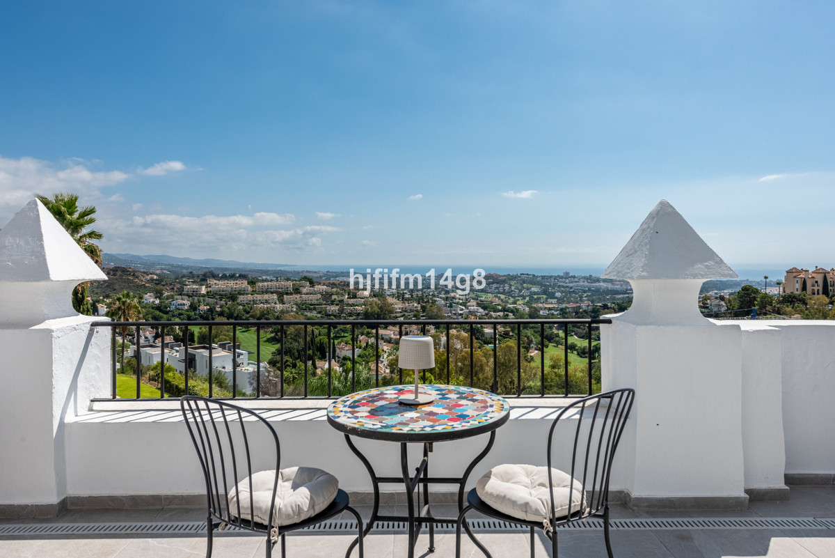 3 Bed Apartment for sale in Benahavís Costa Del Sol, Málaga, Spain