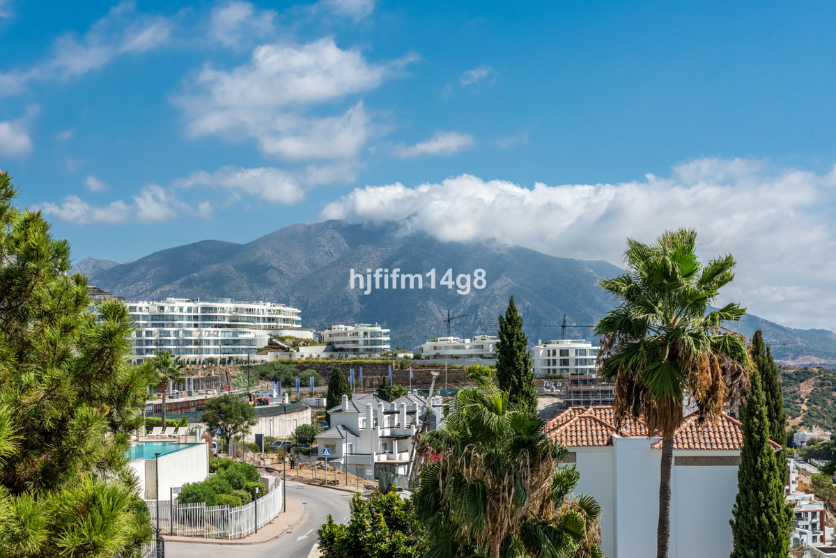 3 Bed Apartment for sale in Benahavís Costa Del Sol, Málaga, Spain