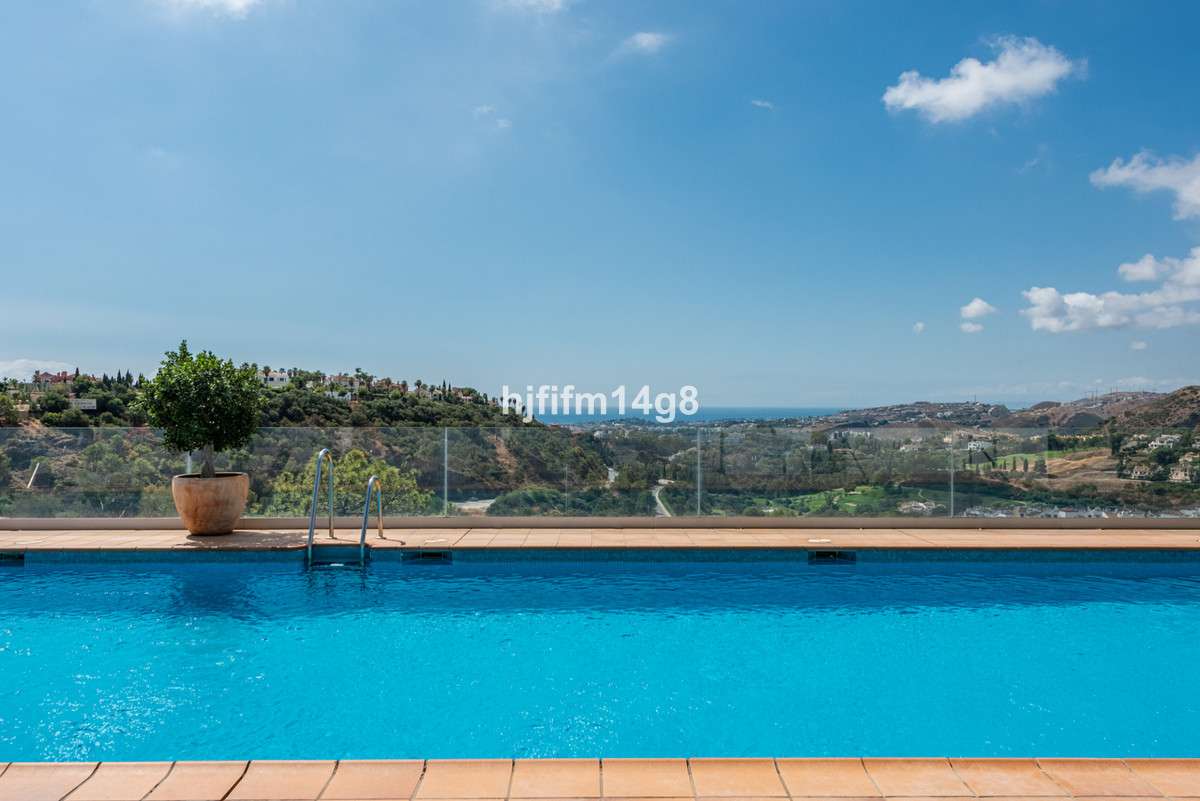 3 Bed Apartment for sale in Benahavís Costa Del Sol, Málaga, Spain