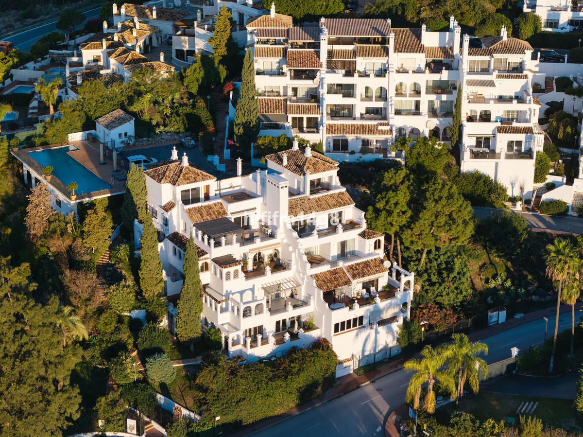 3 Bed Apartment for sale in Benahavís Costa Del Sol, Málaga, Spain