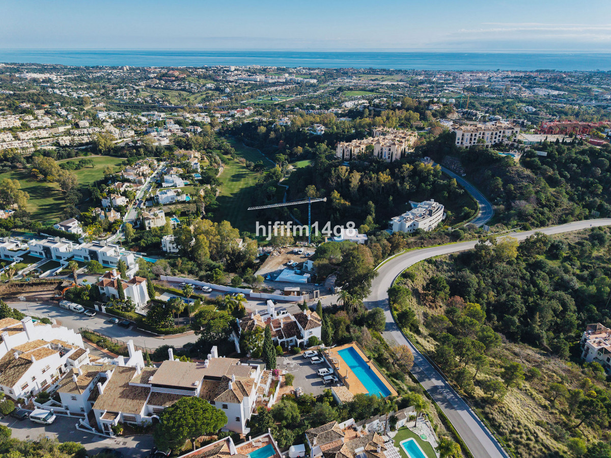 3 Bed Apartment for sale in Benahavís Costa Del Sol, Málaga, Spain