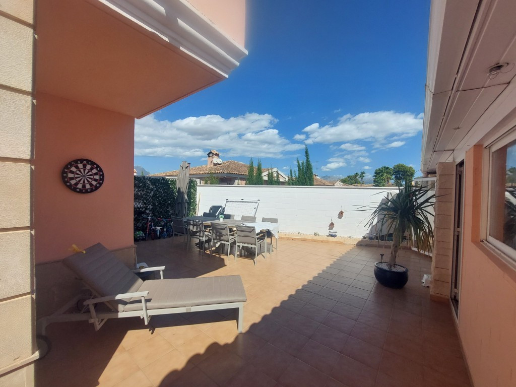 Se vende Villa - Chalet de 3 dormitorios en Costa Blanca, Alicante, España