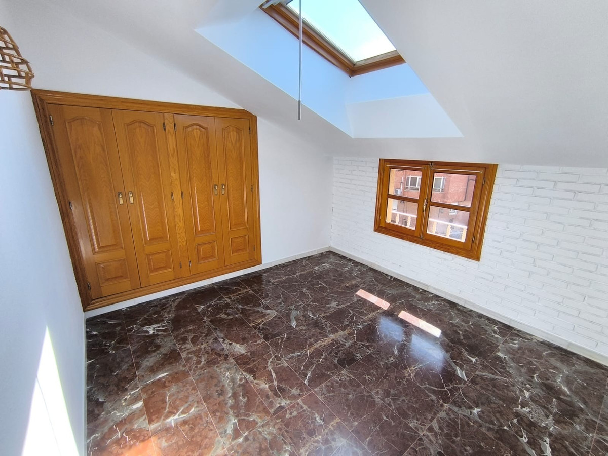 5 Bed Townhouse for sale in Sax Costa Blanca, Alicante, Spain
