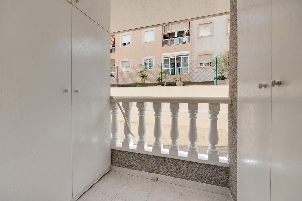 Se vende Apartamento Planta Media de 1 dormitorios en Costa Blanca, Alicante, España
