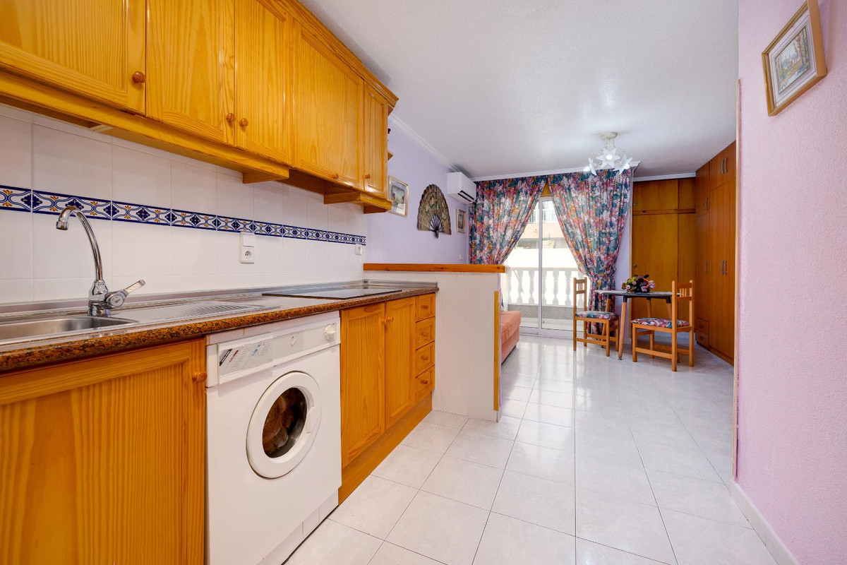 Se vende Apartamento Planta Media de 1 dormitorios en Costa Blanca, Alicante, España