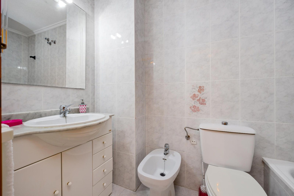 Se vende Apartamento Planta Media de 1 dormitorios en Costa Blanca, Alicante, España