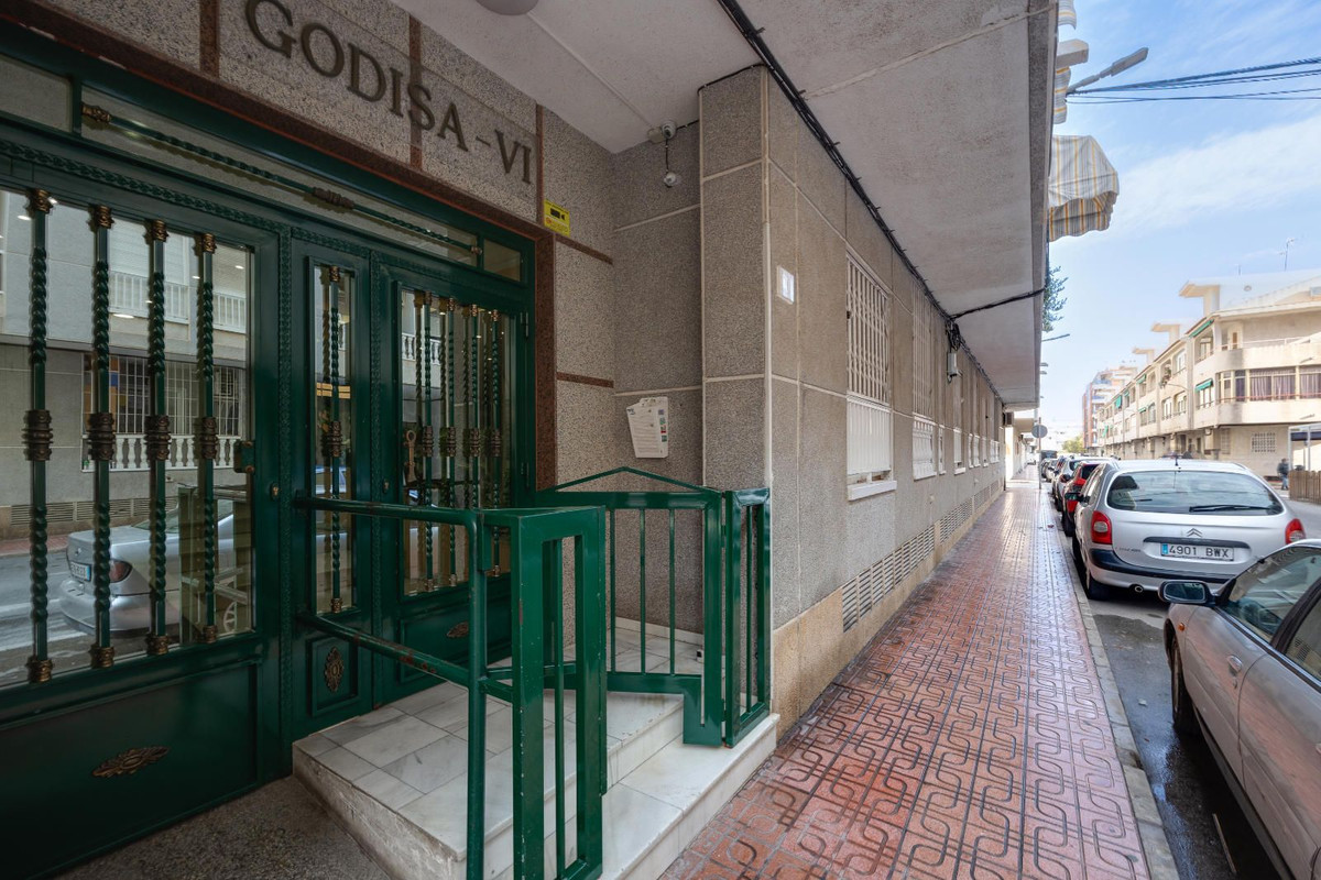 Se vende Apartamento Planta Media de 1 dormitorios en Costa Blanca, Alicante, España