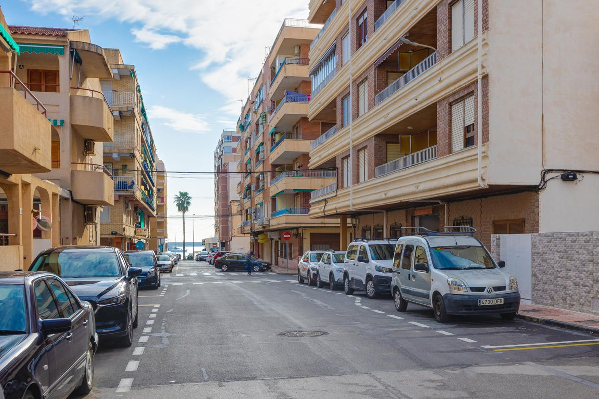 Se vende Apartamento Planta Media de 1 dormitorios en Costa Blanca, Alicante, España