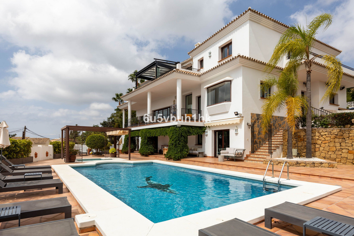 Se vende Villa - Chalet de 6 dormitorios en Costa Del Sol, Málaga, España