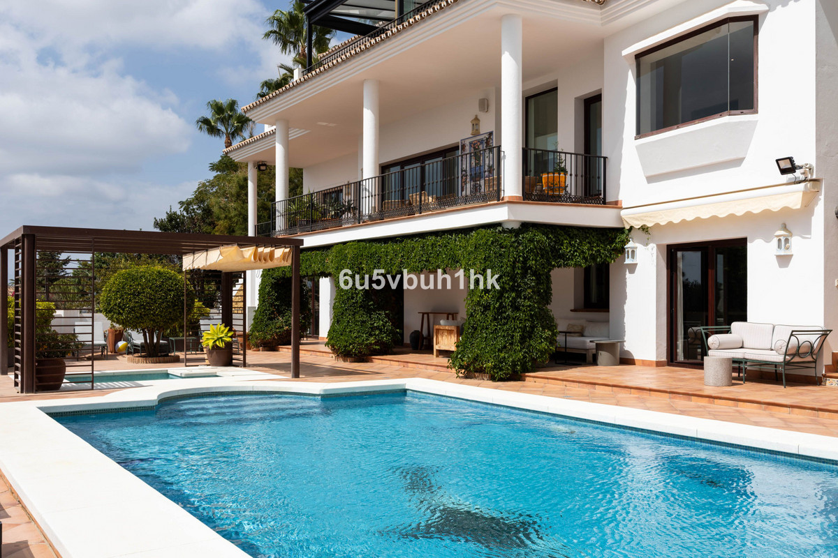 Se vende Villa - Chalet de 6 dormitorios en Costa Del Sol, Málaga, España