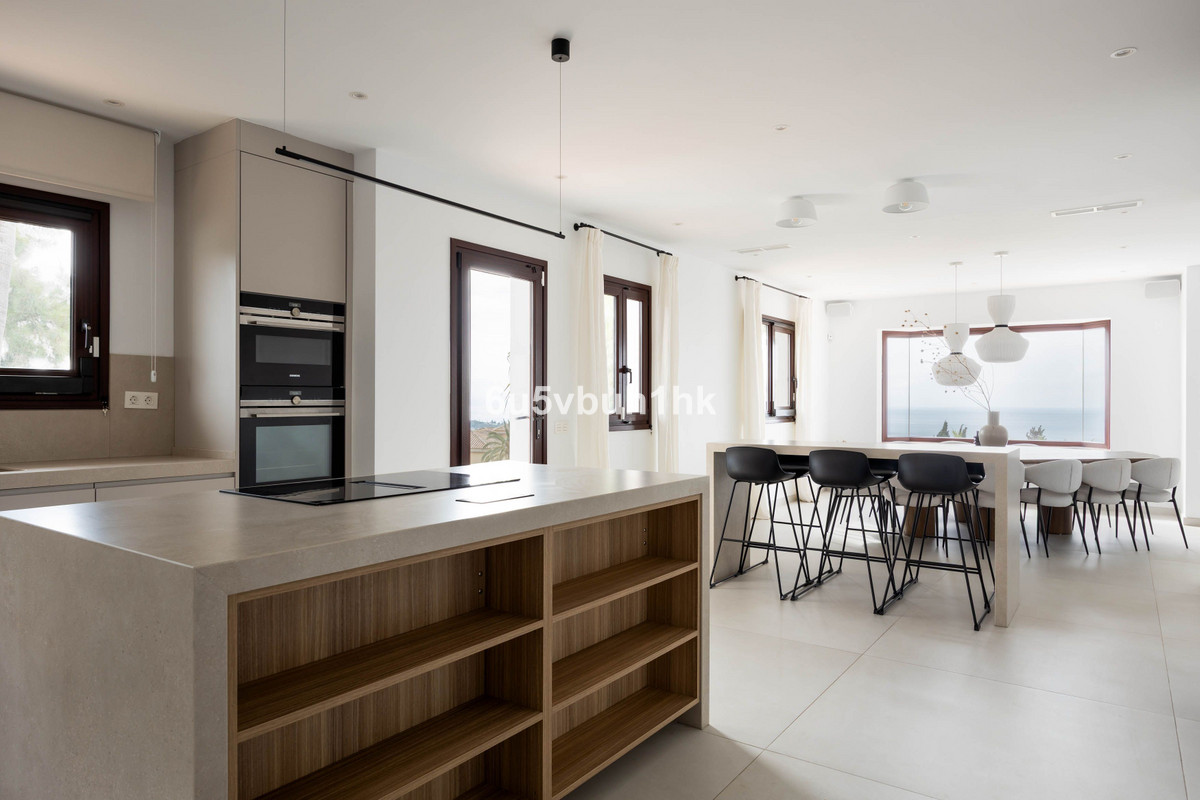 Se vende Villa - Chalet de 6 dormitorios en Costa Del Sol, Málaga, España
