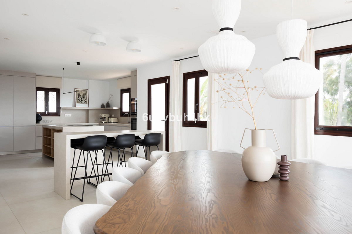 Se vende Villa - Chalet de 6 dormitorios en Costa Del Sol, Málaga, España