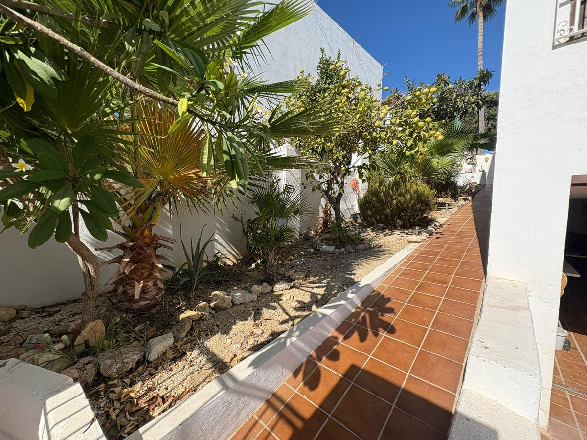 4 Bed Townhouse for sale in La Colina Costa Del Sol, Málaga, Spain