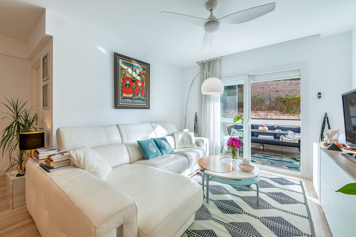 Se vende Apartamento Planta Media de 3 dormitorios en Costa Del Sol, Málaga, España
