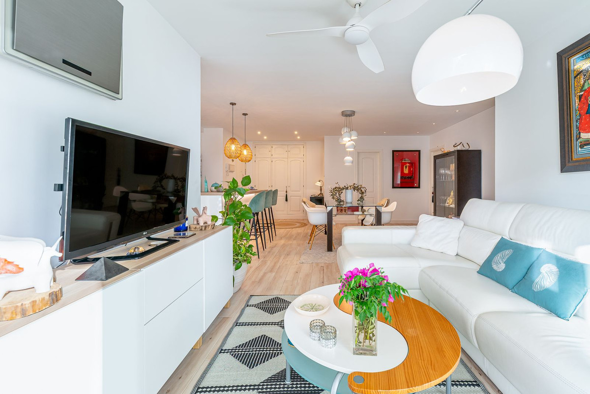 Se vende Apartamento Planta Media de 3 dormitorios en Costa Del Sol, Málaga, España